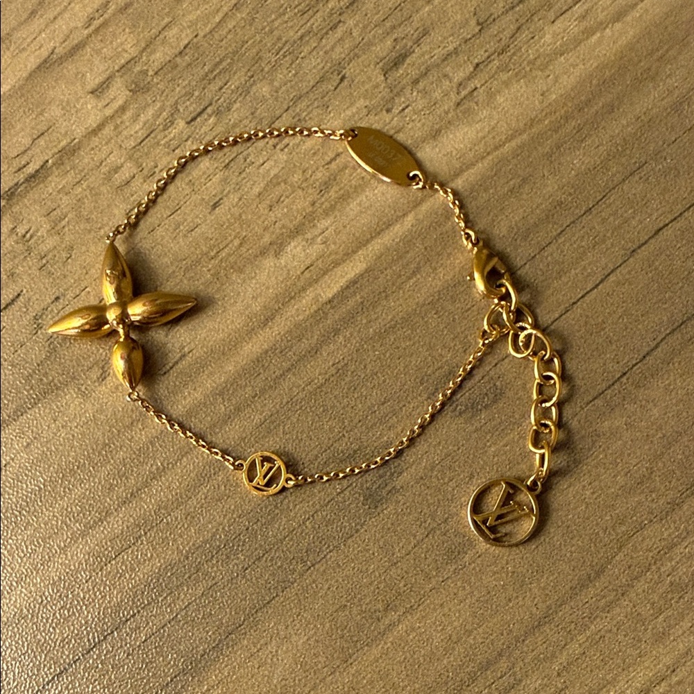 💛 Authentic Louis Vuitton Louisette Gold Charm Bracelet 💛 - Picture 9 of 15